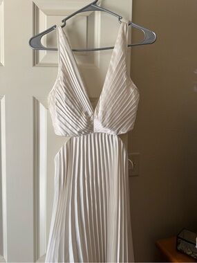 giselle sunburst pleated maxi dress Abercrombie & Fitch The A&F Giselle Sunburst Pleated Maxi Dress